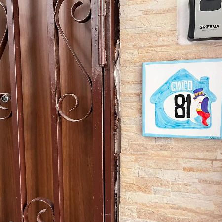 Civico 81 Apartment Наполи Екстериор снимка
