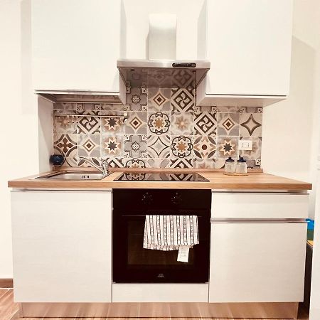 Civico 81 Apartment Наполи Екстериор снимка