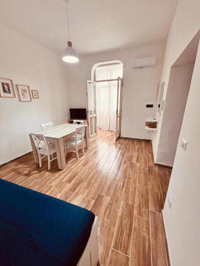 Civico 81 Apartment Наполи Екстериор снимка