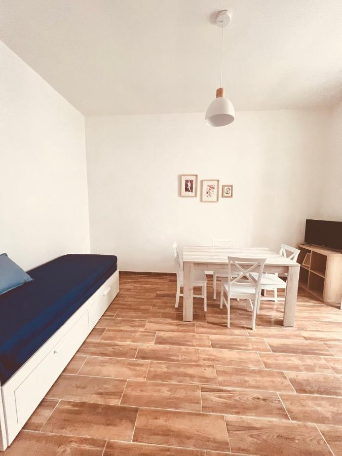 Civico 81 Apartment Наполи Екстериор снимка
